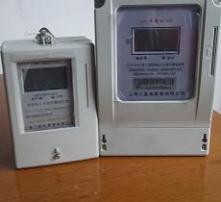 高清时代下的电子表 科技美学与实用功能的完美融合